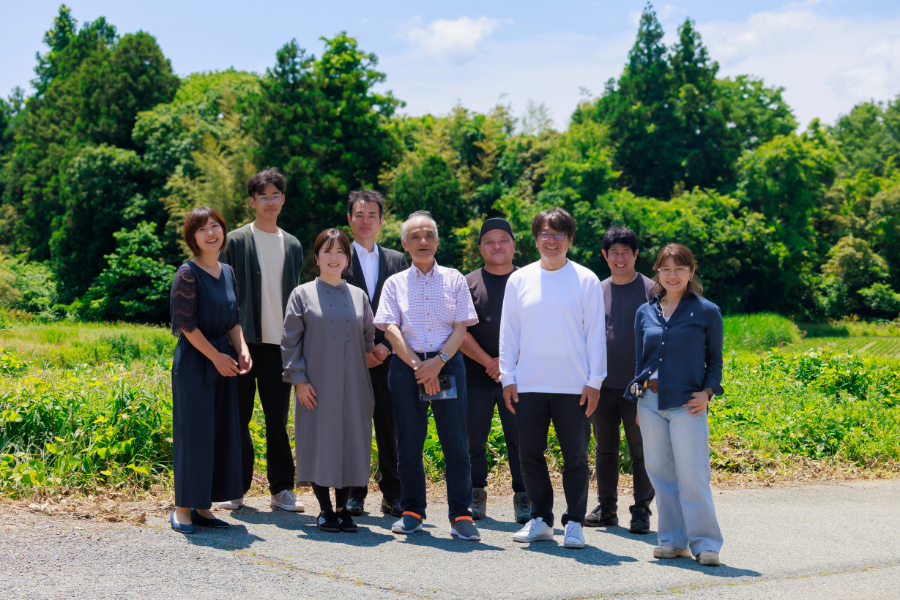 The Hojo family and PlanetDAO team